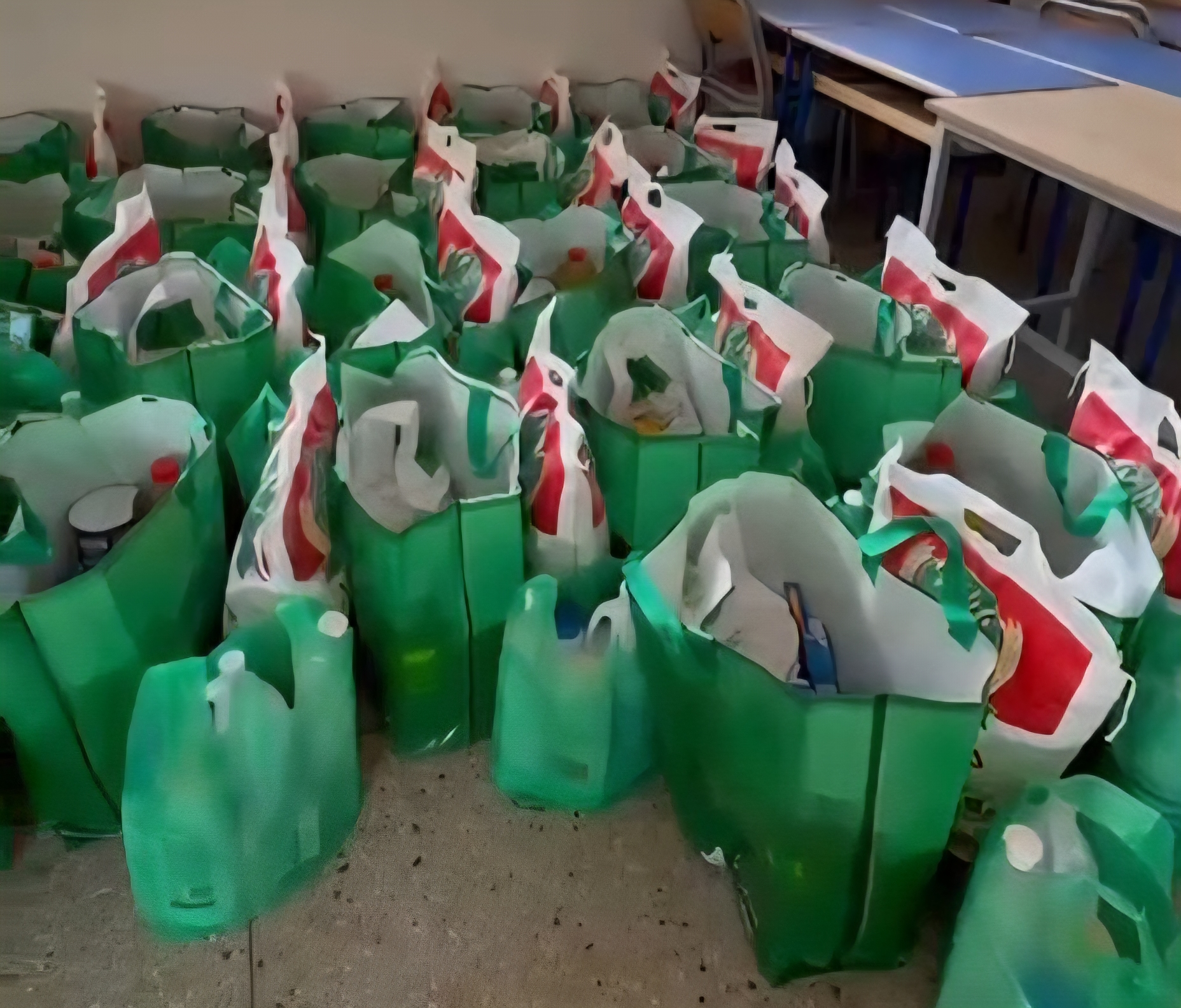 جمعية الانطلاقة النسائية تواصل حملتها الإنسانية بالناظور لفائدة مهاجرين جنوب الصحراء تحت إشراف كلثوم قاشوش 5 1000771577