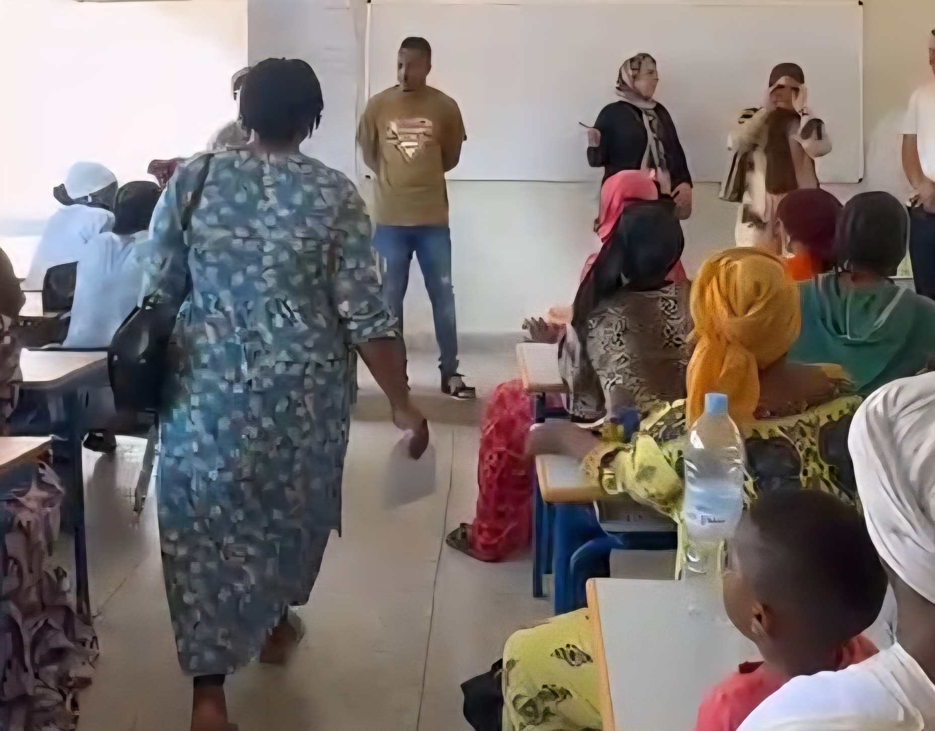 جمعية الانطلاقة النسائية تواصل حملتها الإنسانية بالناظور لفائدة مهاجرين جنوب الصحراء تحت إشراف كلثوم قاشوش 6 1000771578