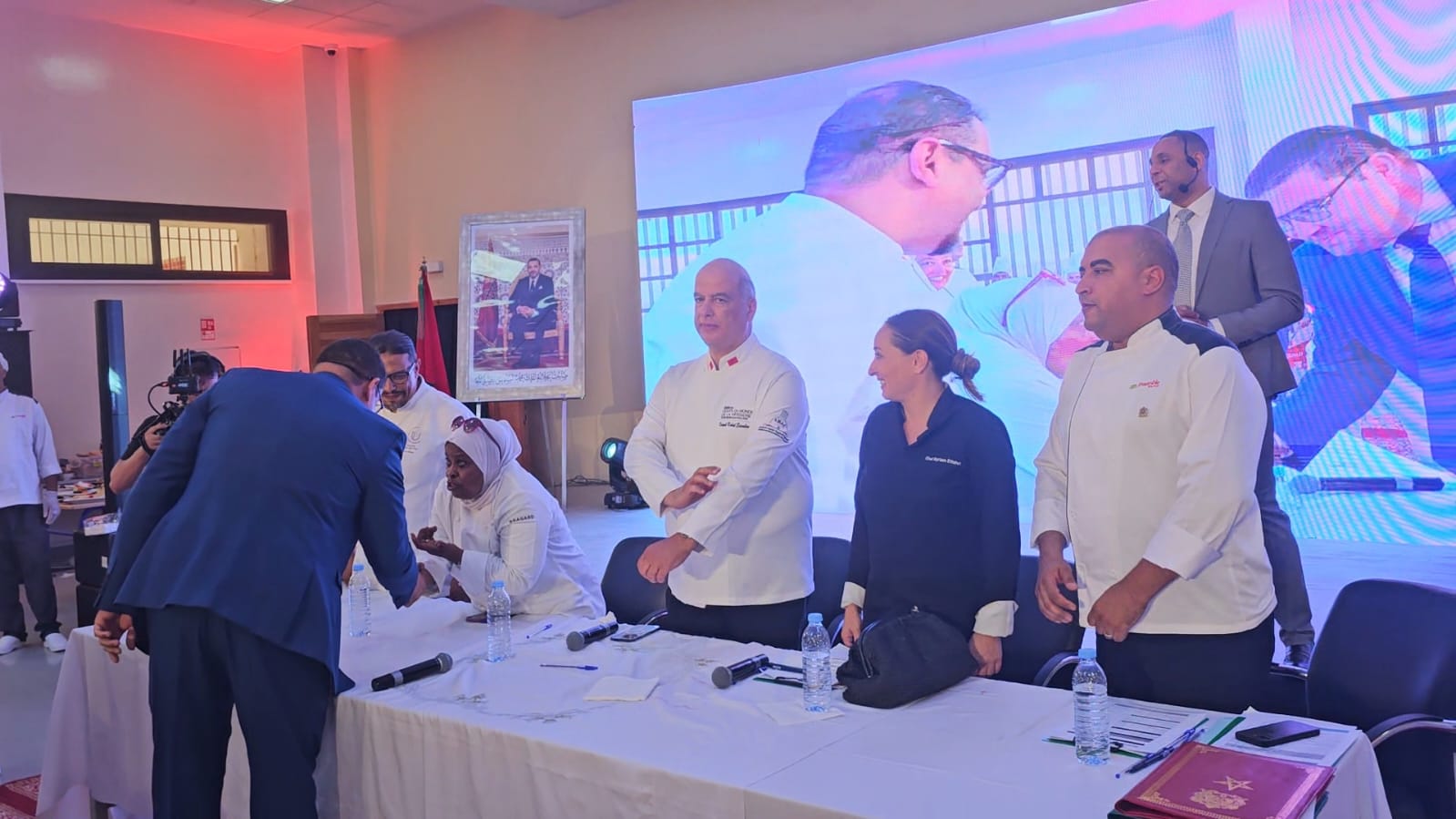 عقود عمل وجوائز مالية تتوج إبداعات نزلاء المؤسسات السجنية في نهائيات فنون الطبخ بوجدة 16 1000325273