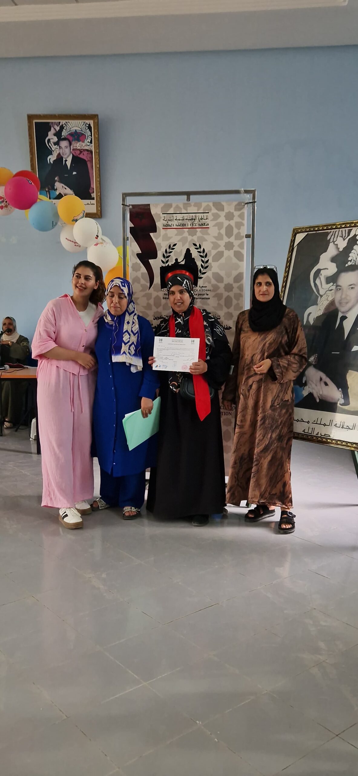 جمعية الكرامة للتنمية والتكوين تحتفي بخريجي برامجها التكوينية بمركز الأمل 4 1000325633 scaled