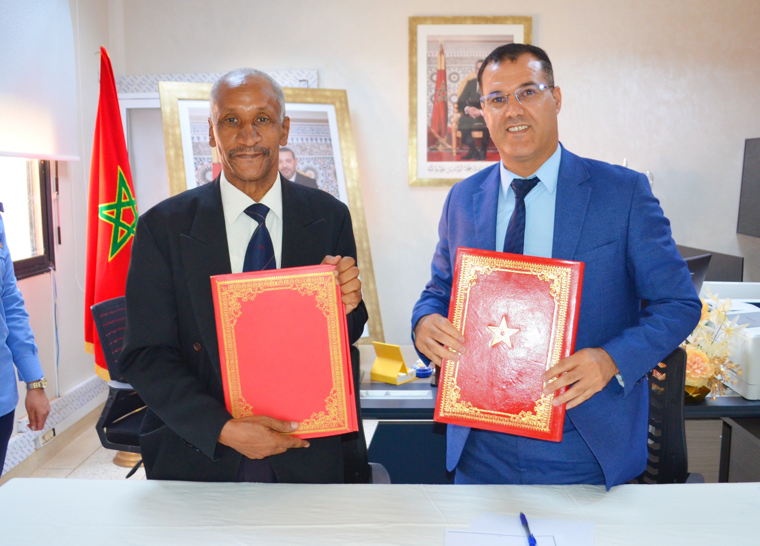 السجن المحلي ببوعرفة يوقع خمس اتفاقيات لتفعيل عقوبة العمل لأجل المنفعة العامة وتعزيز تنزيل قانون العقوبات البديلة 5 1000329033