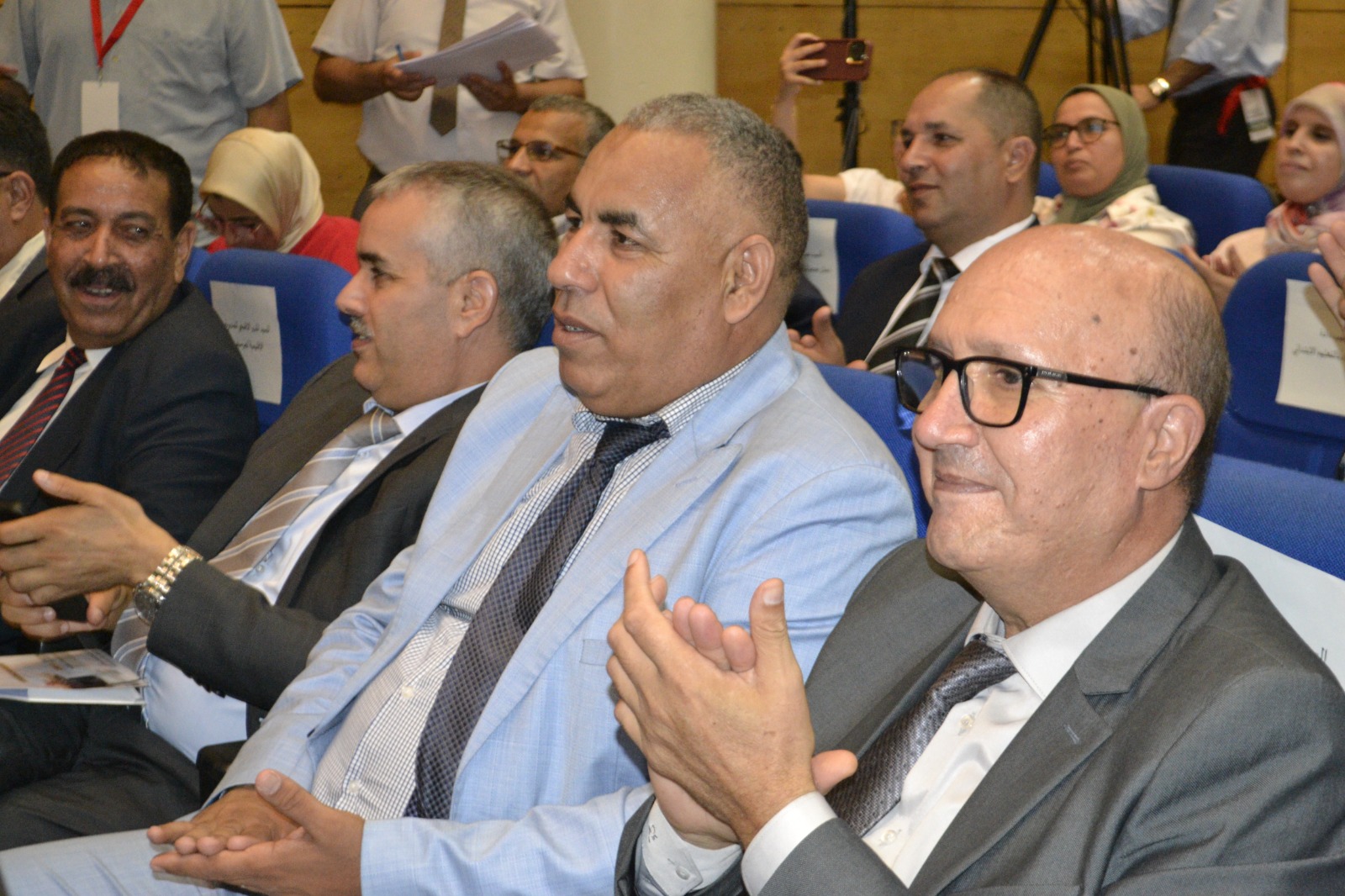 الأكاديمية الجهوية للتربية والتكوين بجهة الشرق تحتفي بالمتفوقين وتتوج المتألقين في الموسم الدراسي 2025-2026 11 1000330831