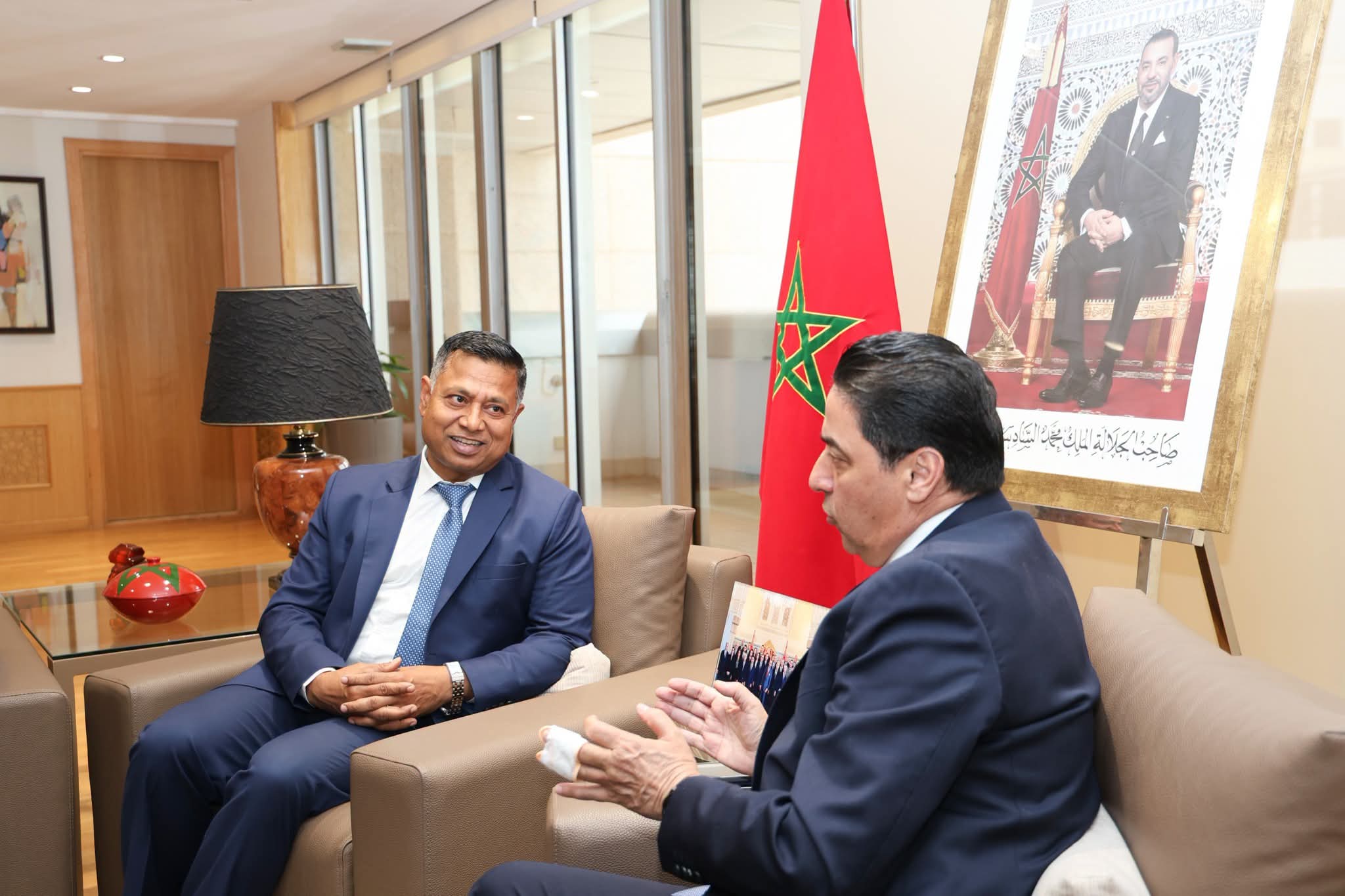 عمر حجيرة يبحث مع السفير الهندي سبل تعزيز التعاون التجاري والاستثماري بين المغرب والهند 4 1000339849