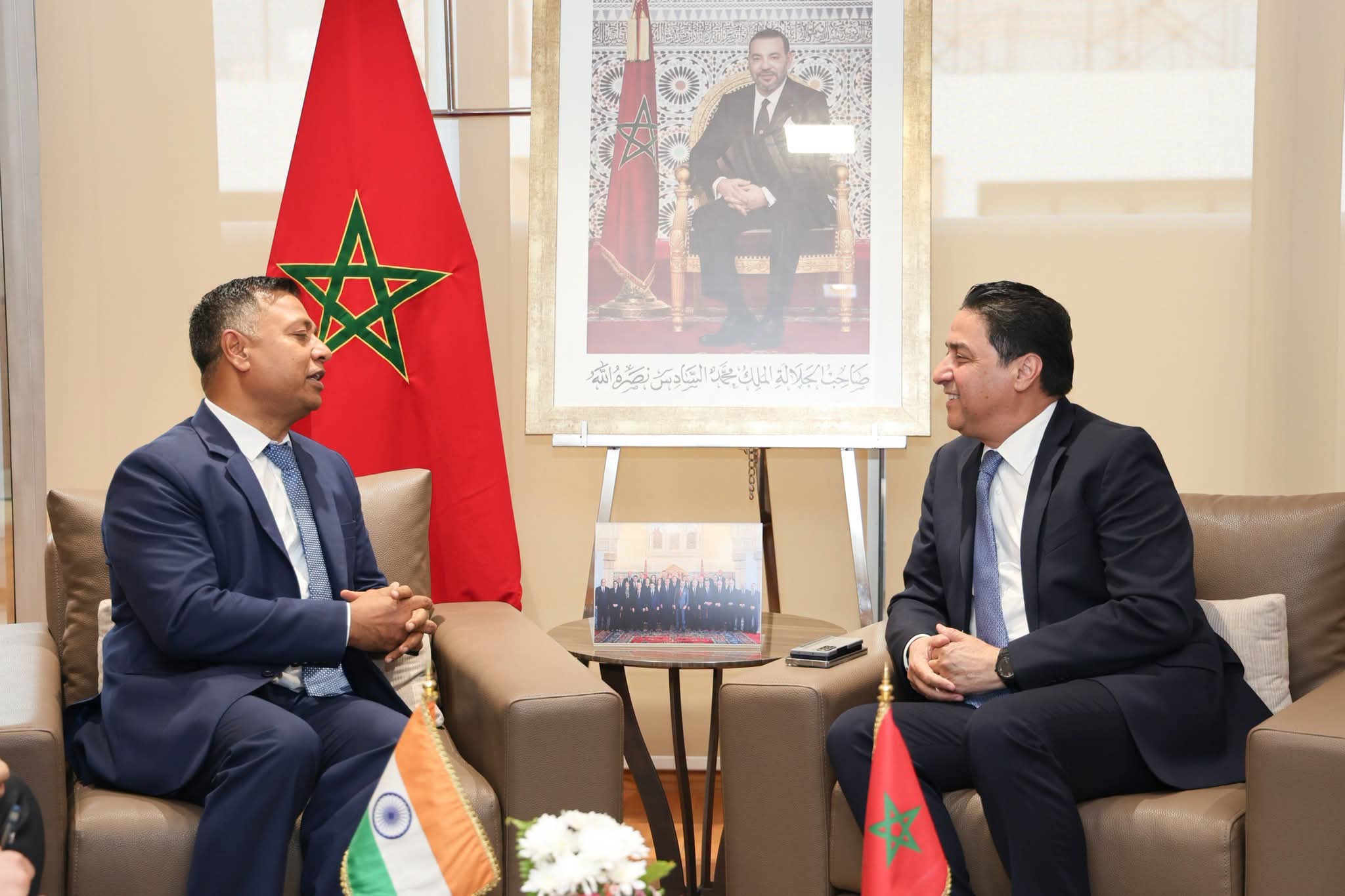 عمر حجيرة يبحث مع السفير الهندي سبل تعزيز التعاون التجاري والاستثماري بين المغرب والهند 2 1000339859