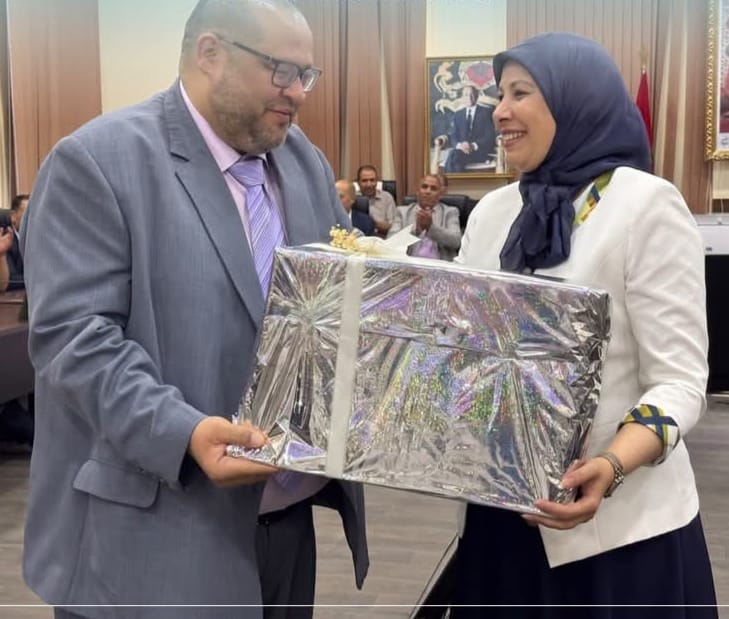 أكاديمية جهة الشرق تكرّم محمد بودشيش تقديراً لمسار مهني حافل بالعطاء 2 1000343607
