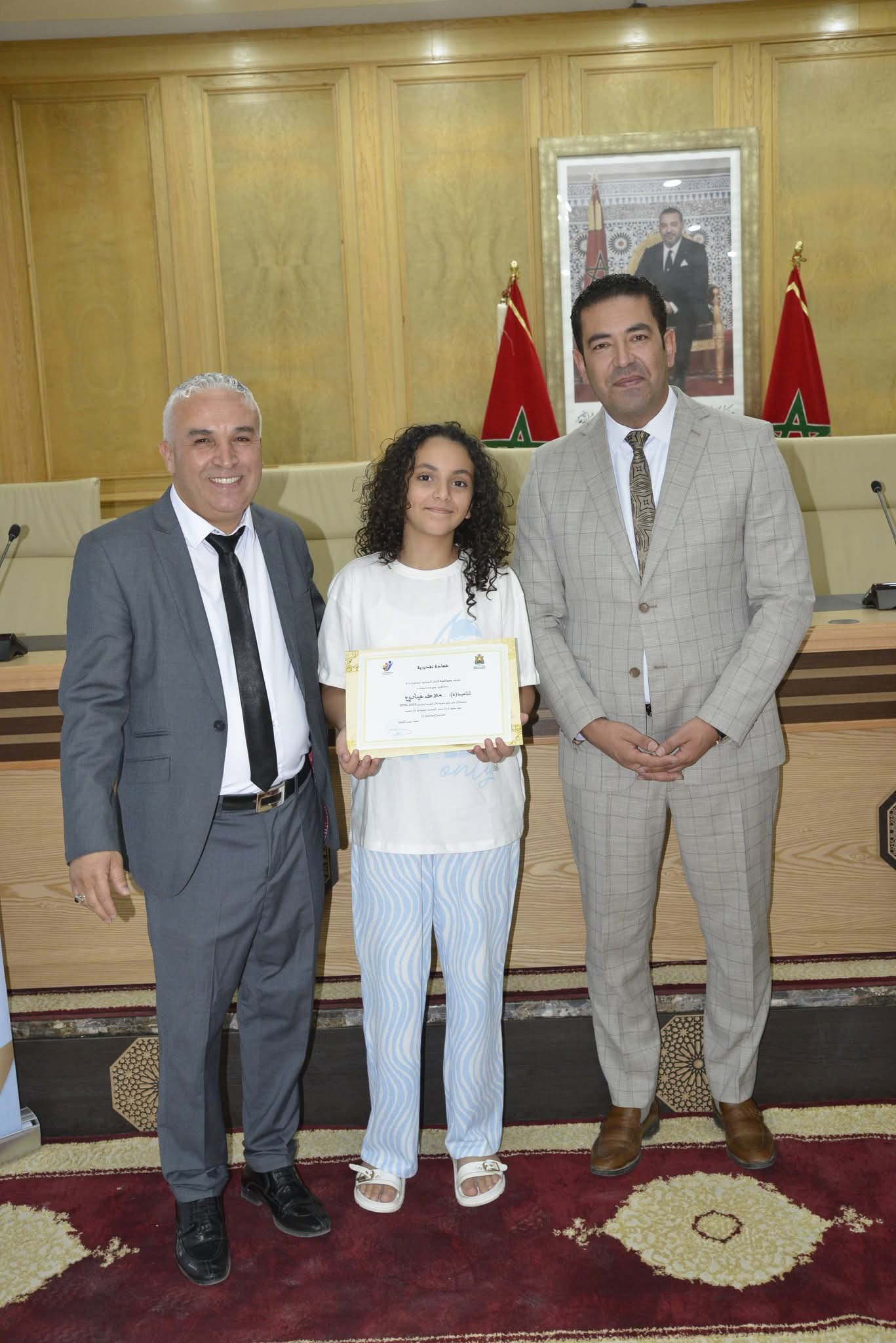 بوعرورو يكرّم أبناء موظفي مجلس جهة الشرق المتفوقين ويؤكد: الاستثمار في الإنسان أساس التنمية 12 1000870467