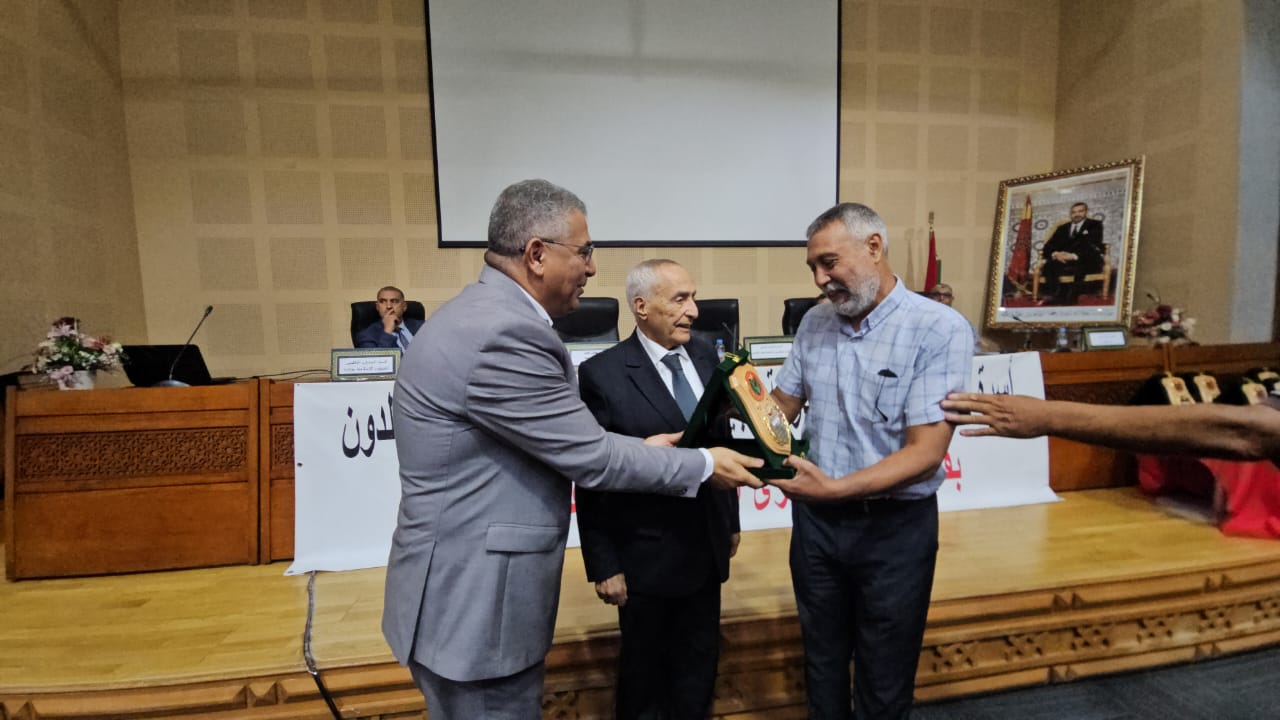 امحمد العطفاوي يترأس بوجدة مراسيم تخليد الذكرى الـ73 لانتفاضة 16 غشت 11 IMG 20260817 WA0035