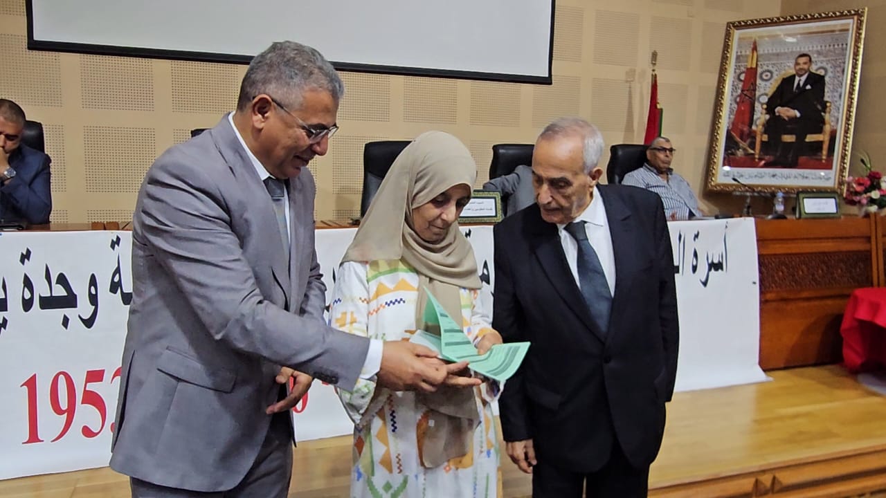 امحمد العطفاوي يترأس بوجدة مراسيم تخليد الذكرى الـ73 لانتفاضة 16 غشت 16 IMG 20260817 WA0046