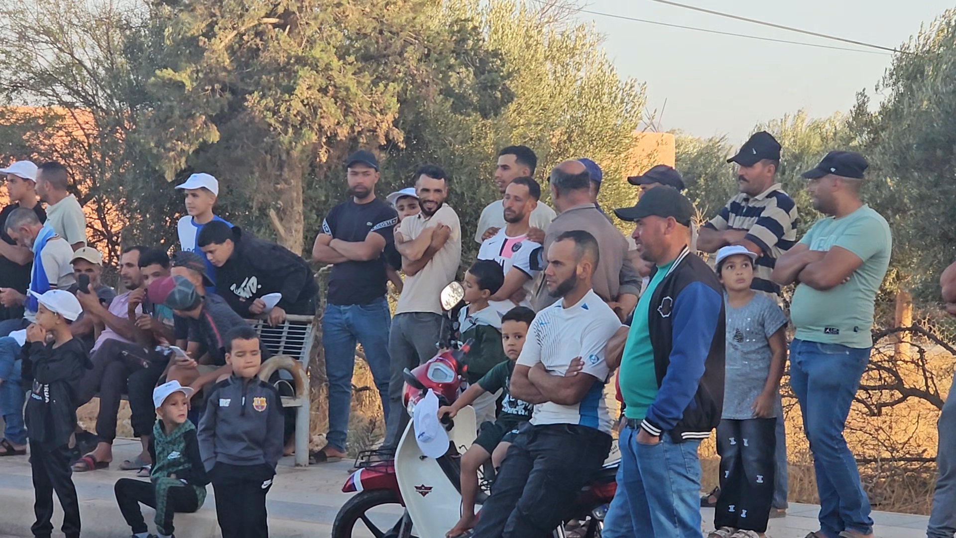 البصارة ترسل رسائل قوية في محطة انتخابية.. عبد القادر حناش يستحضر حصيلة الجماعة ويدعو للتصويت لعبد القادر حظوريالبصارة 18 1000993063