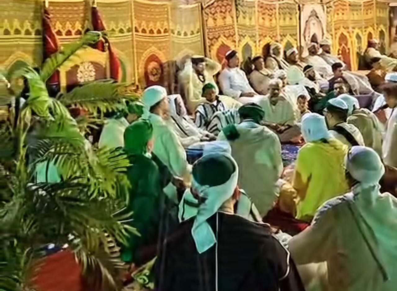 الزاوية الدرقاوية المكية تحتفي بالمولد النبوي الشريف وتمنح إجازة مقدم بحضور مريدين من داخل المغرب وخارجه 6 IMG 20260908 WA0008 1