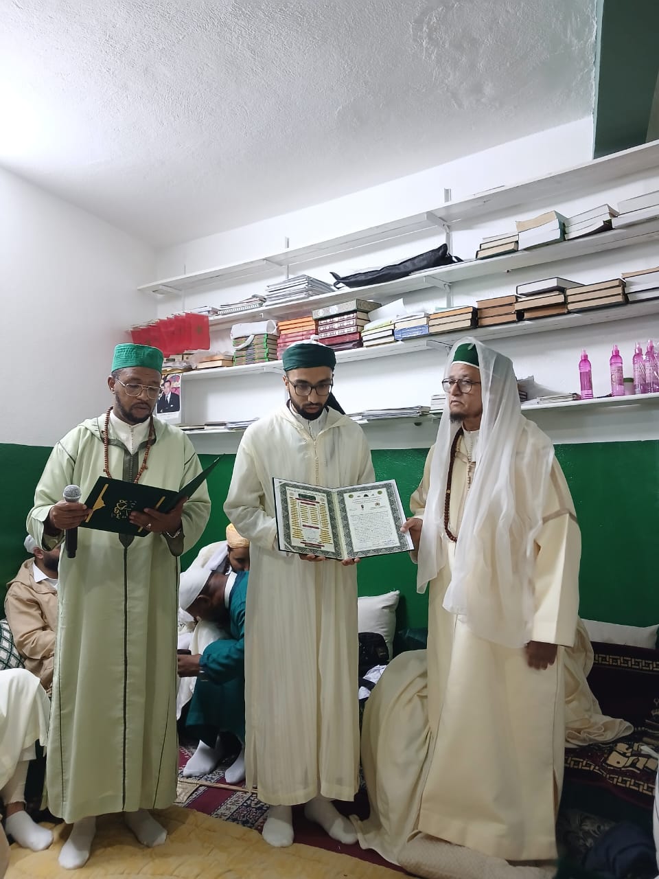الزاوية الدرقاوية المكية تحتفي بالمولد النبوي الشريف وتمنح إجازة مقدم بحضور مريدين من داخل المغرب وخارجه 5 IMG 20260908 WA0009